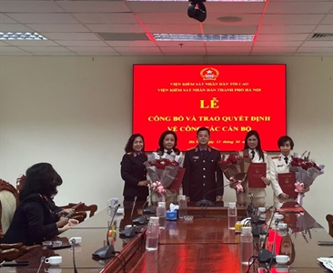 Viện KSND thành phố Hà Nội tổ chức Lễ công bố và trao quyết định về công tác...